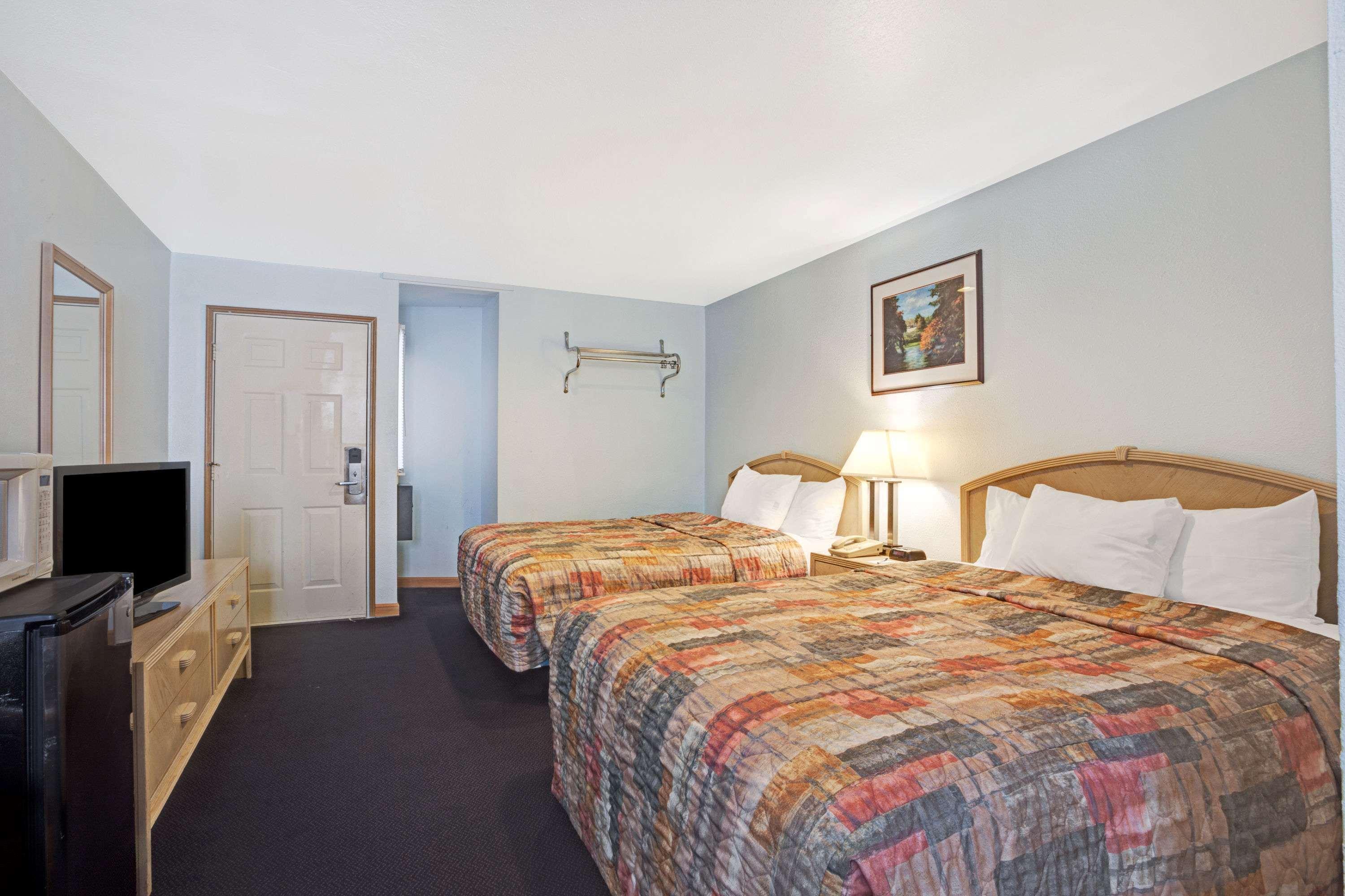 Travelodge By Wyndham Seattle North Of Downtown Εξωτερικό φωτογραφία
